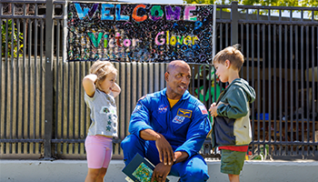Victor Glover meets Preschool Learning Lab students